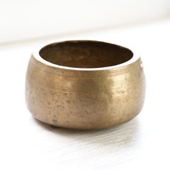 Antique Mani Singing Bowl - Sacral Chakra 575Hz