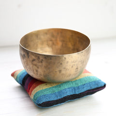 Antique Singing Bowl Throat Chakra 143Hz