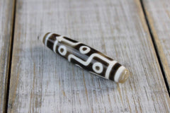 A spectacular 9 Eye Dzi Bead