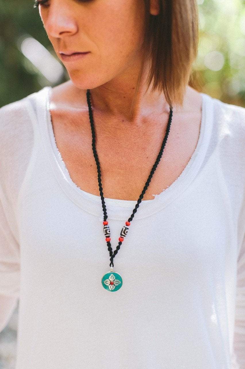 Ambu Turquoise Flower Pendant Necklace