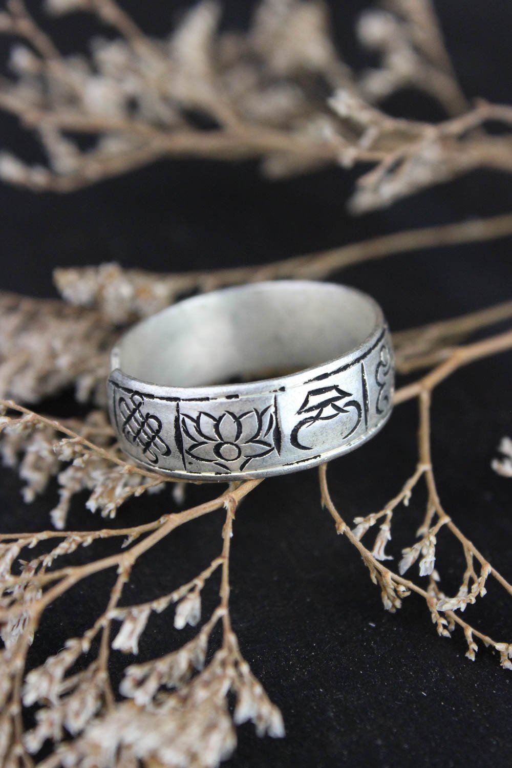 Adjustable 8 Auspicious Ring