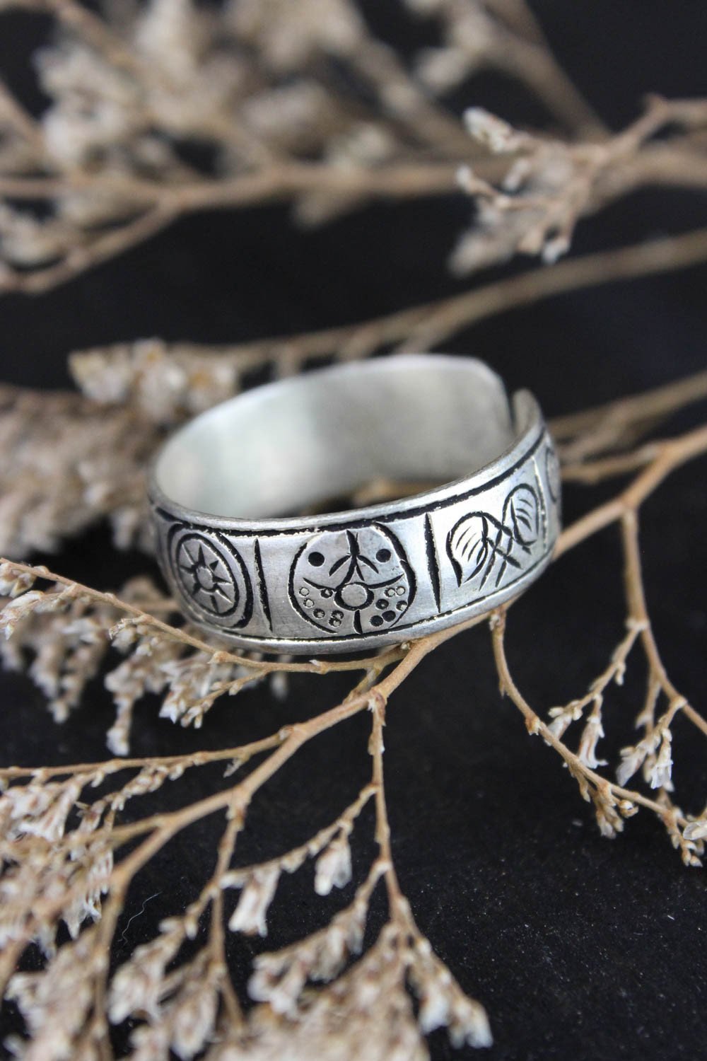 Adjustable 8 Auspicious Ring