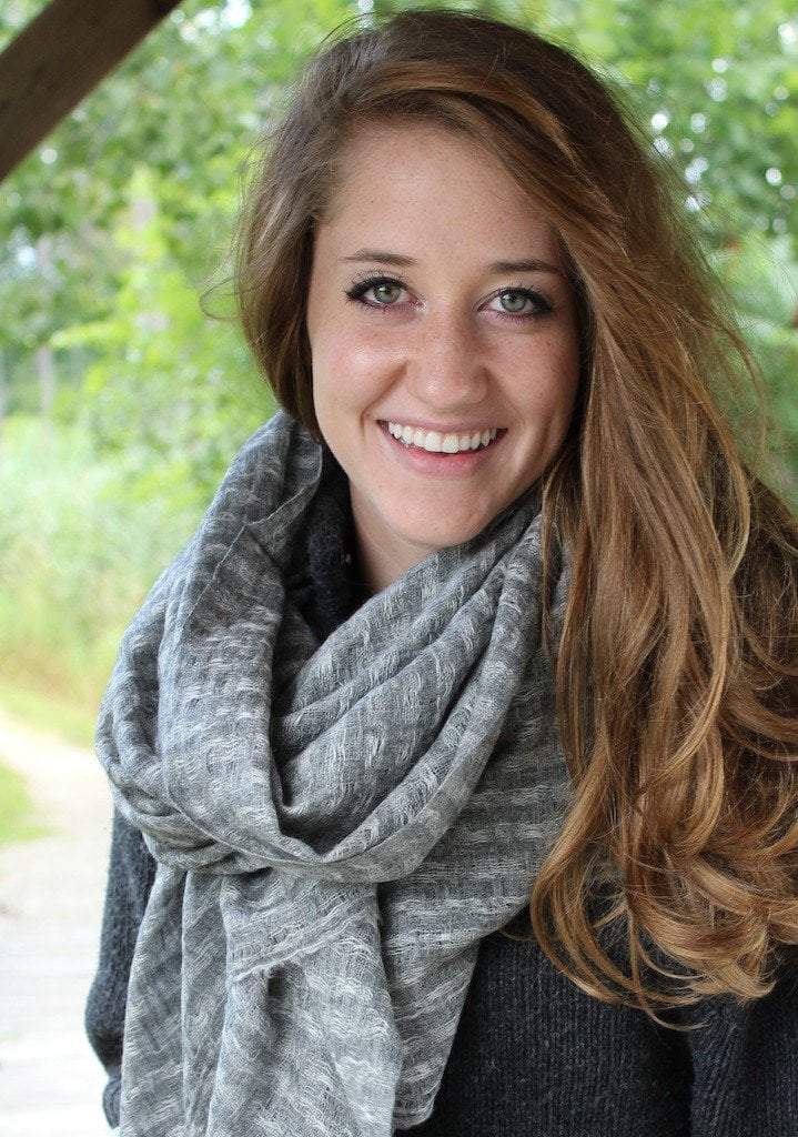 100% Cashmere Scarf in Textured Grey