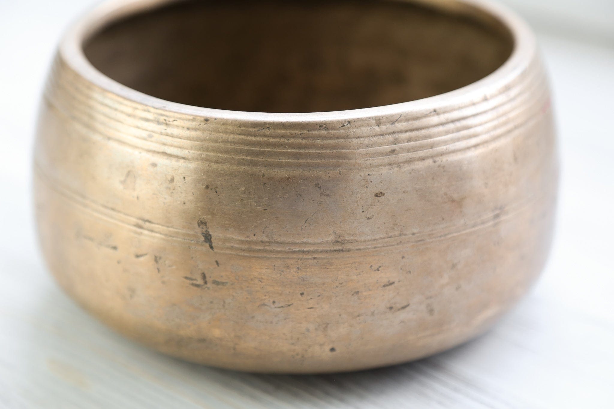 Antique Mani Singing Bowl - Root Chakra 519Hz