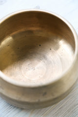 Antique Mani Singing Bowl - Third Eye Chakra 473Hz