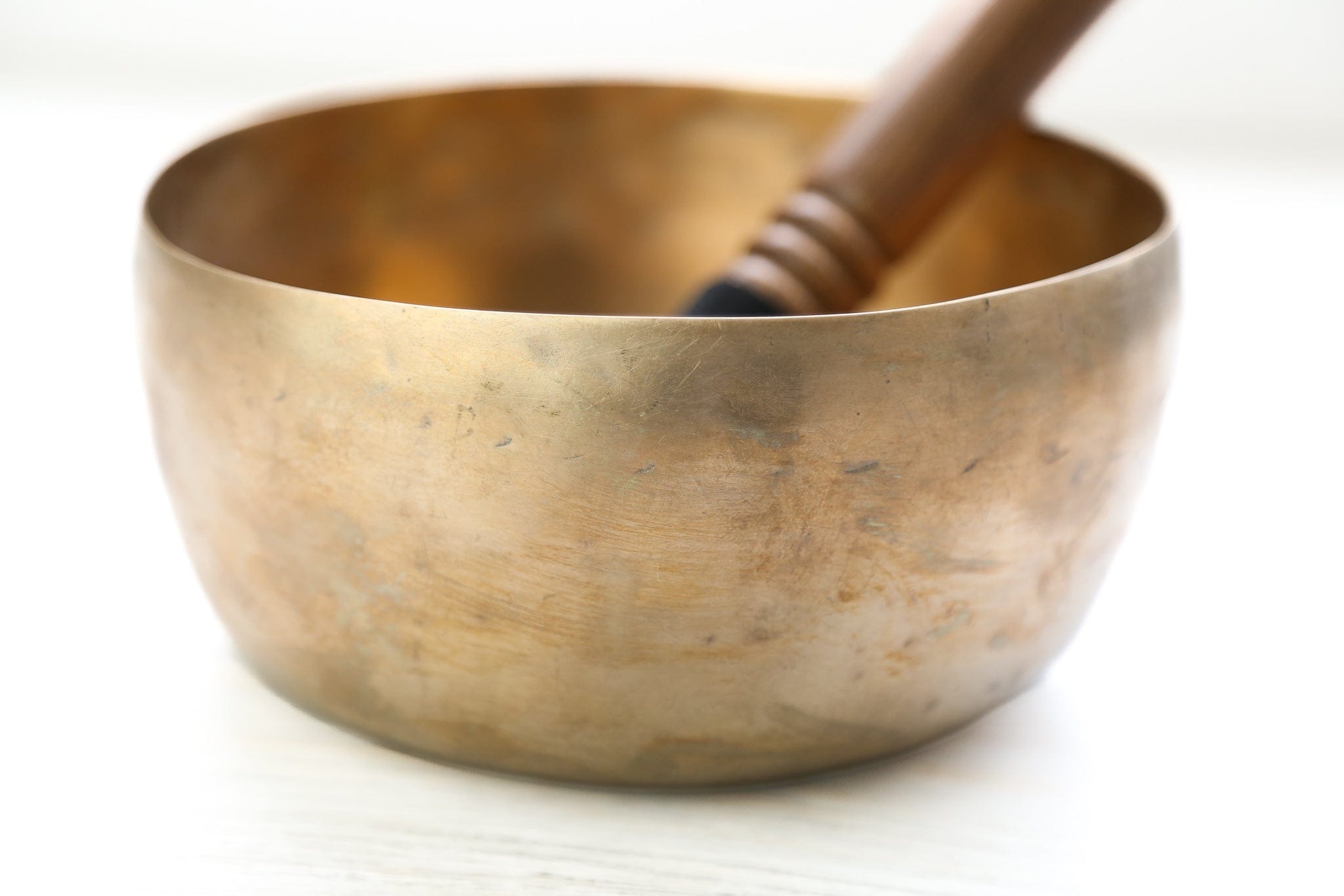 Antique Singing Bowl Crown Chakra 126Hz