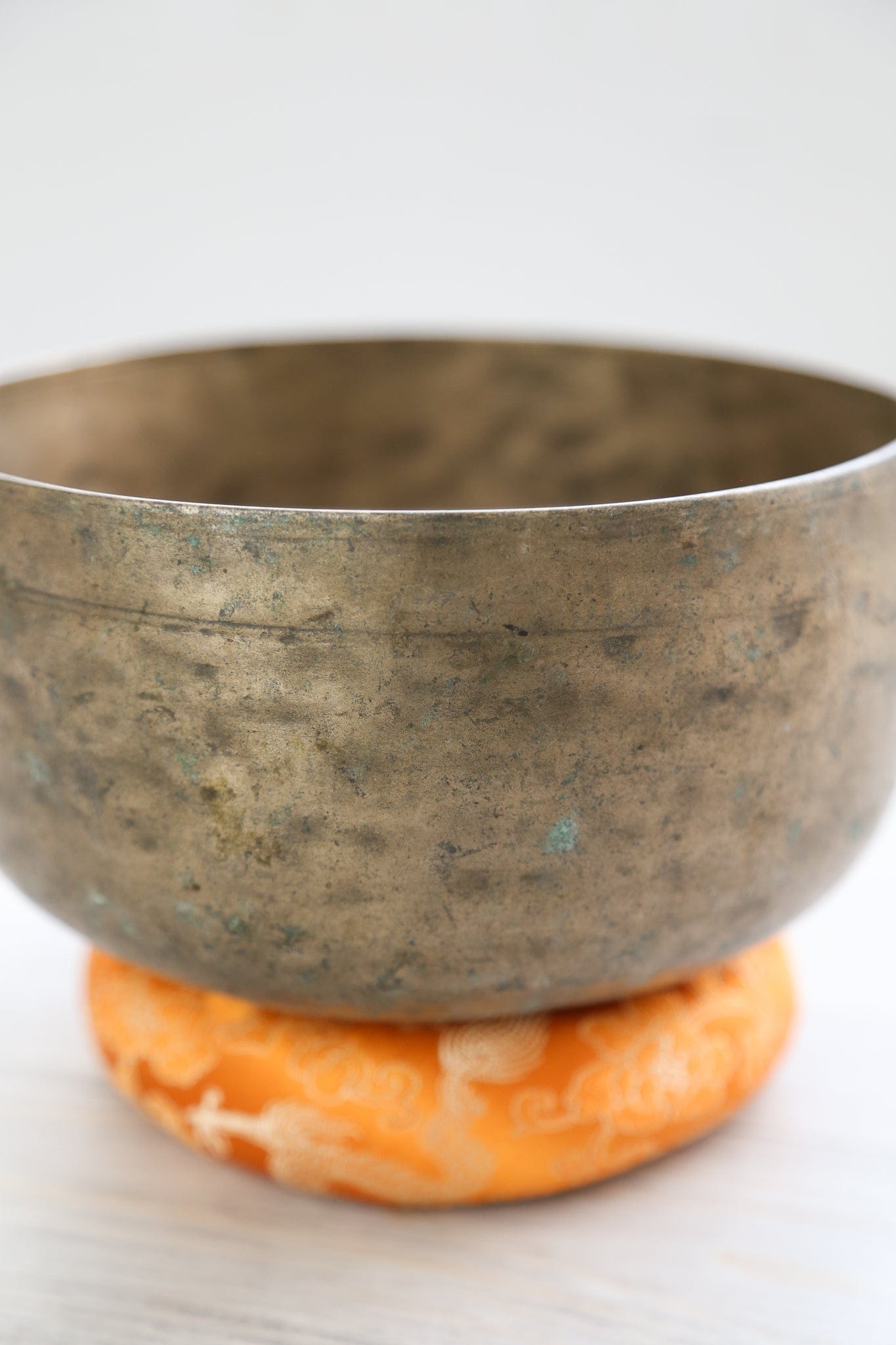 Antique Singing Bowl Heart Chakra 145 Hz