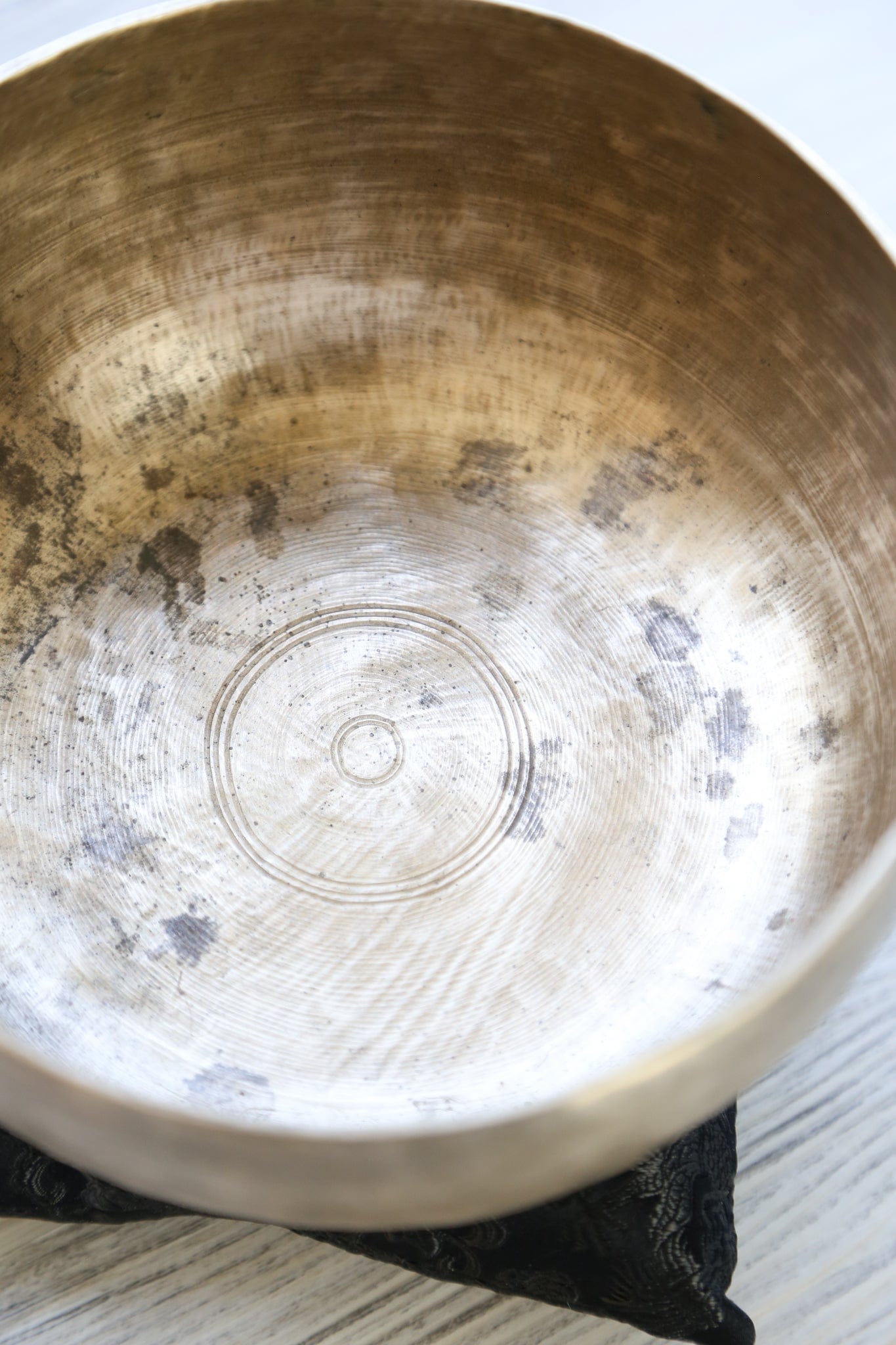 Antique Singing Bowl Heart Chakra 173 Hz