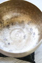 Antique Singing Bowl Heart Chakra 173 Hz