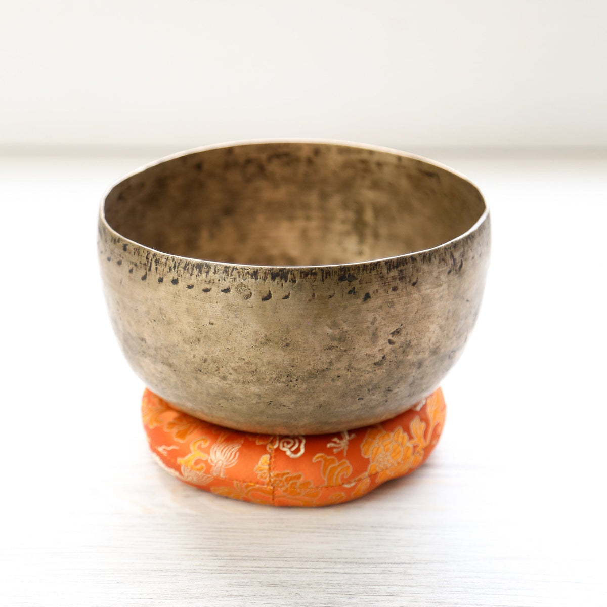Antique Singing Bowl Heart Chakra 175Hz