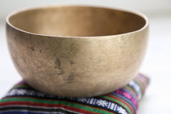 Antique Singing Bowl Heart Chakra 177Hz