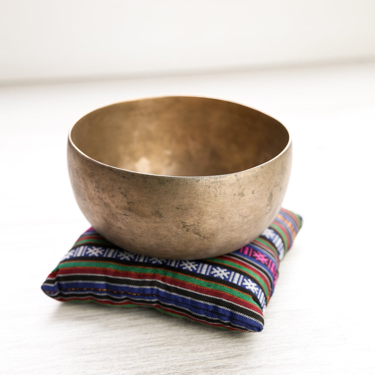 Antique Singing Bowl Heart Chakra 177Hz
