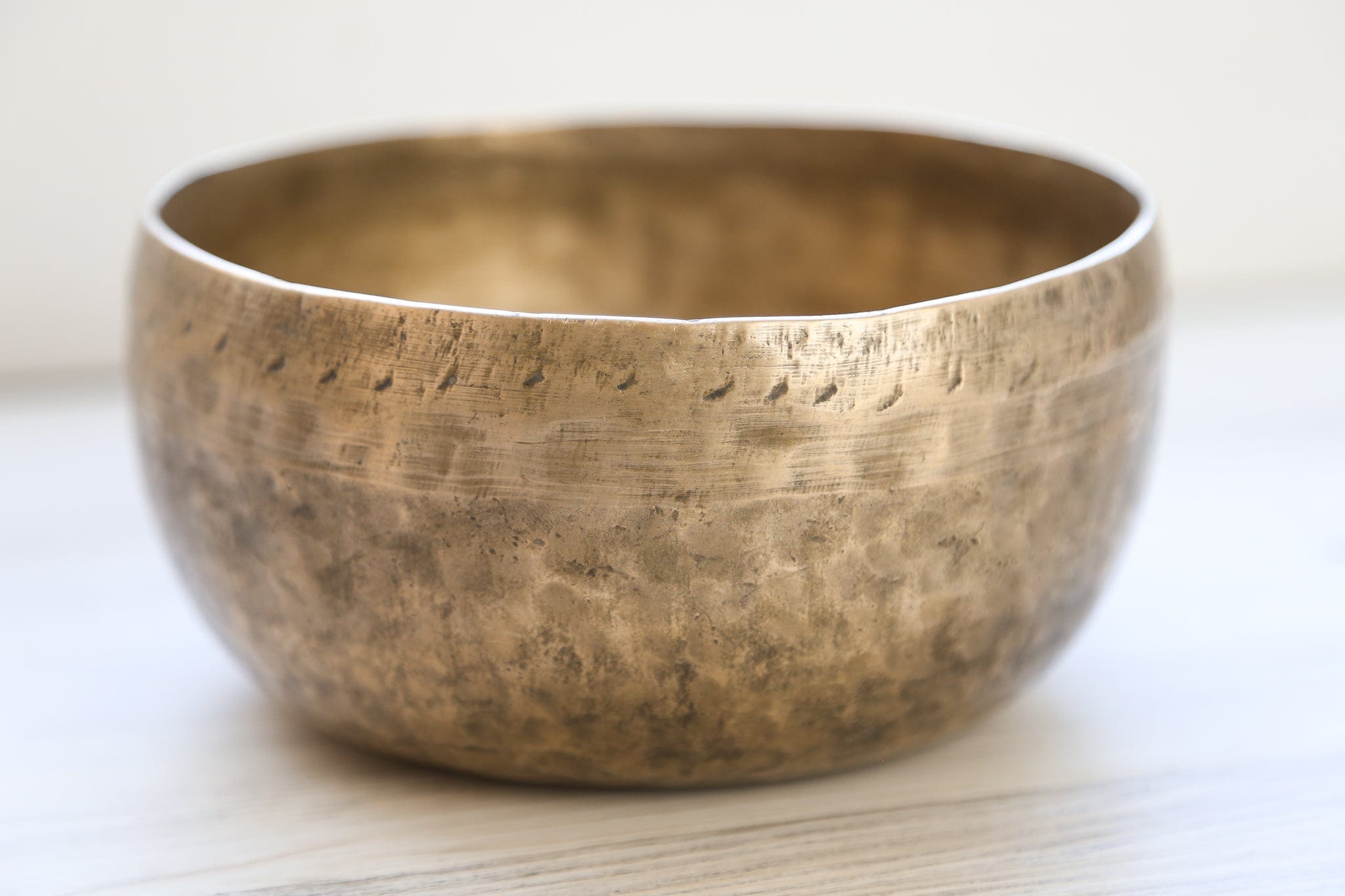 Antique Singing Bowl Heart Chakra 183 Hz