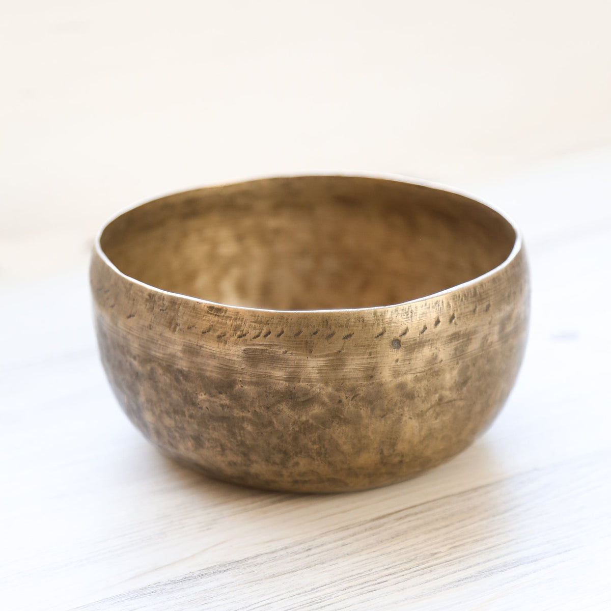 Antique Singing Bowl Heart Chakra 183 Hz