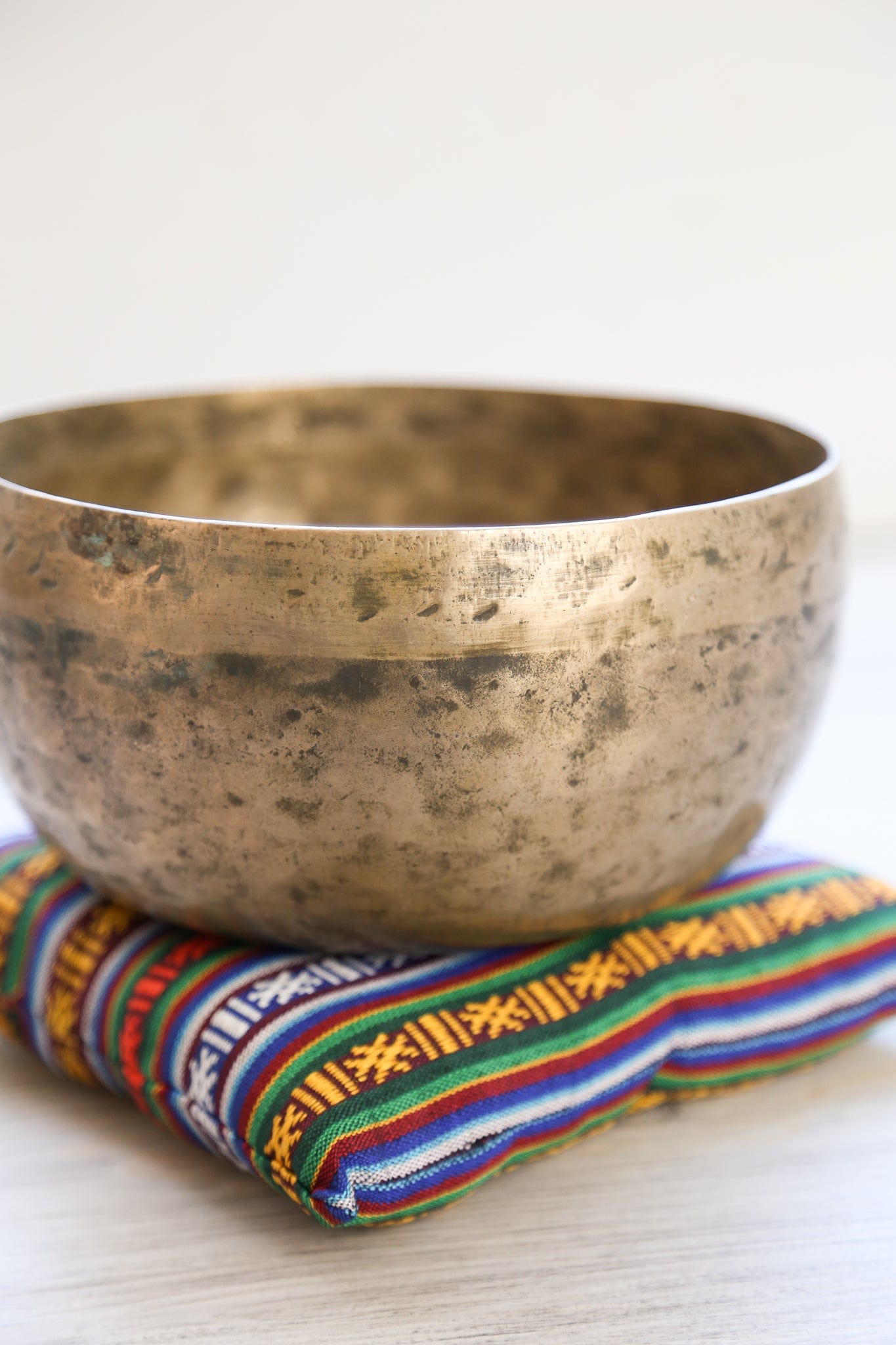 Antique Singing Bowl Sacral Chakra 154 Hz