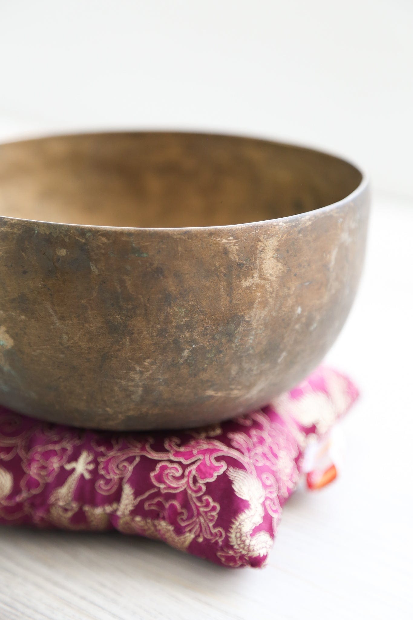 Antique Singing Bowl Solar Plexus Chakra 160 Hz