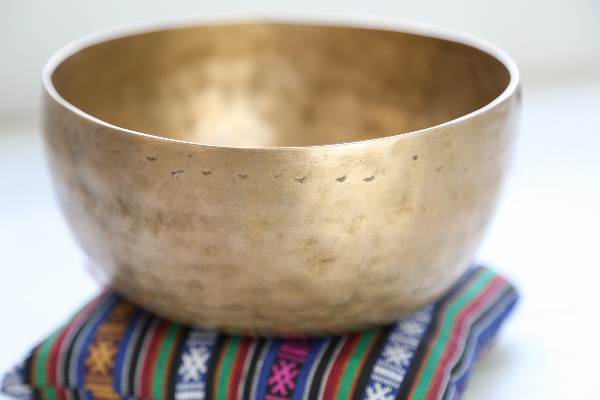 Antique Singing Bowl Third Eye Chakra 107Hz