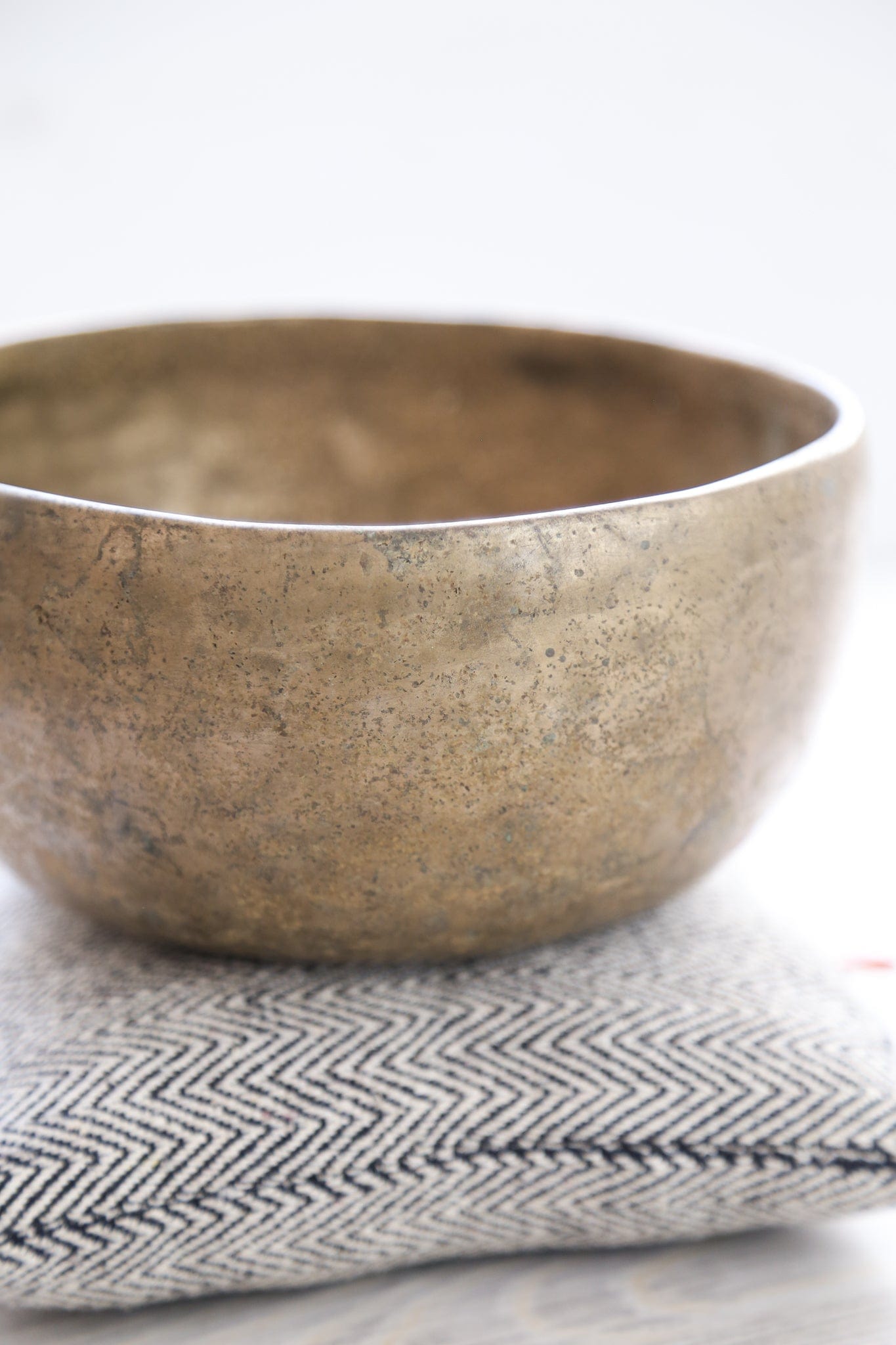 Antique Singing Bowl Third Eye Chakra 230 Hz