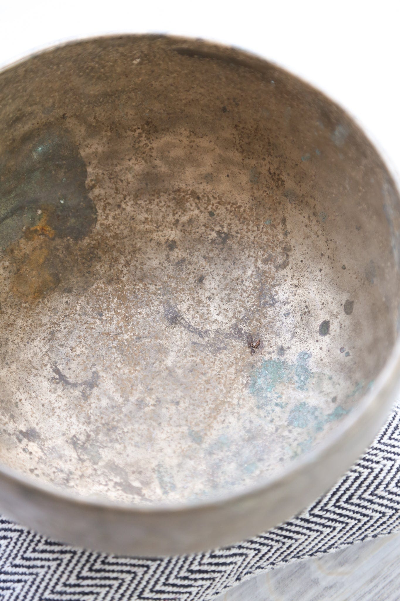 Antique Singing Bowl Third Eye Chakra 230 Hz