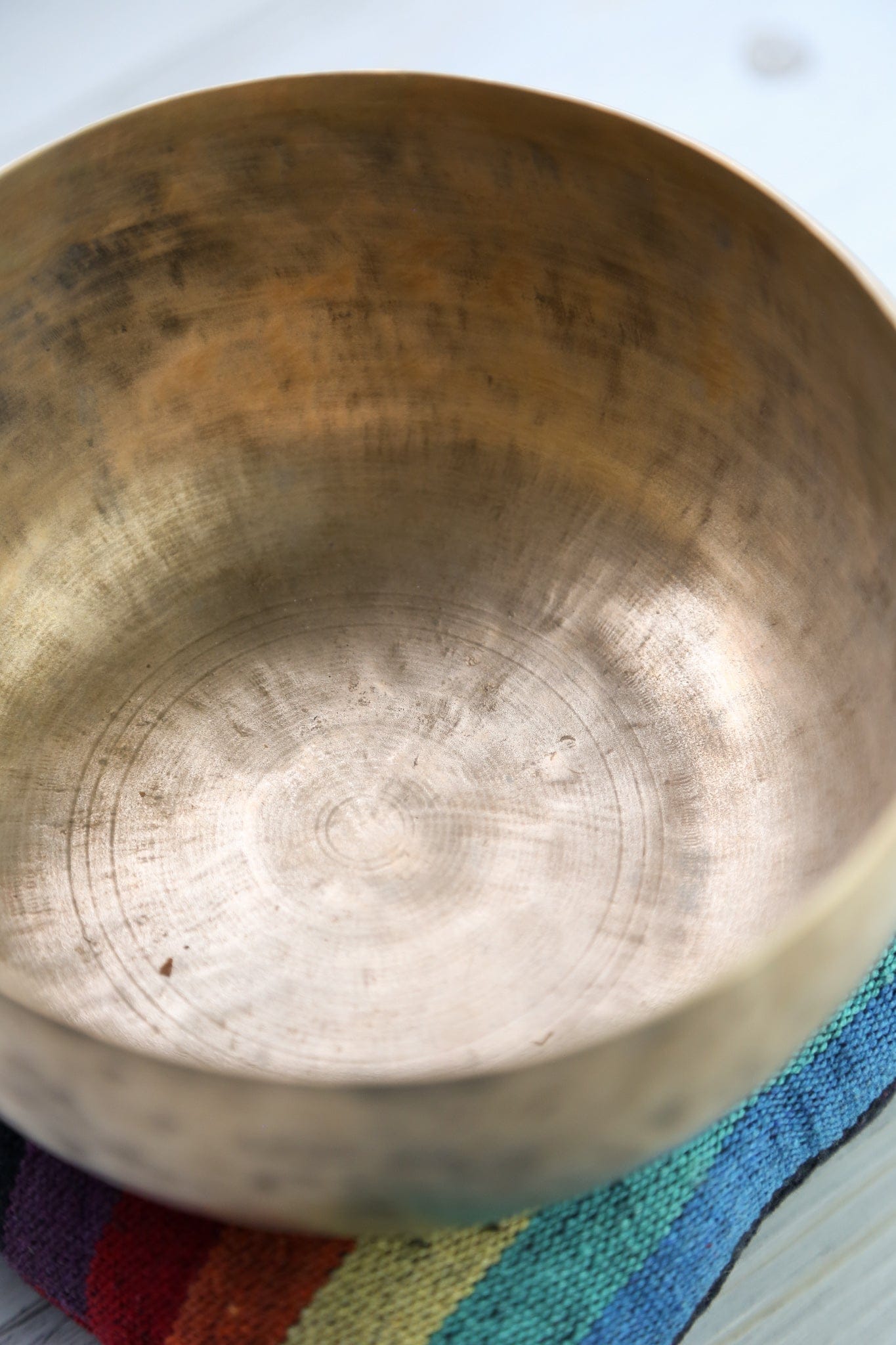 Antique Singing Bowl Throat Chakra 143Hz