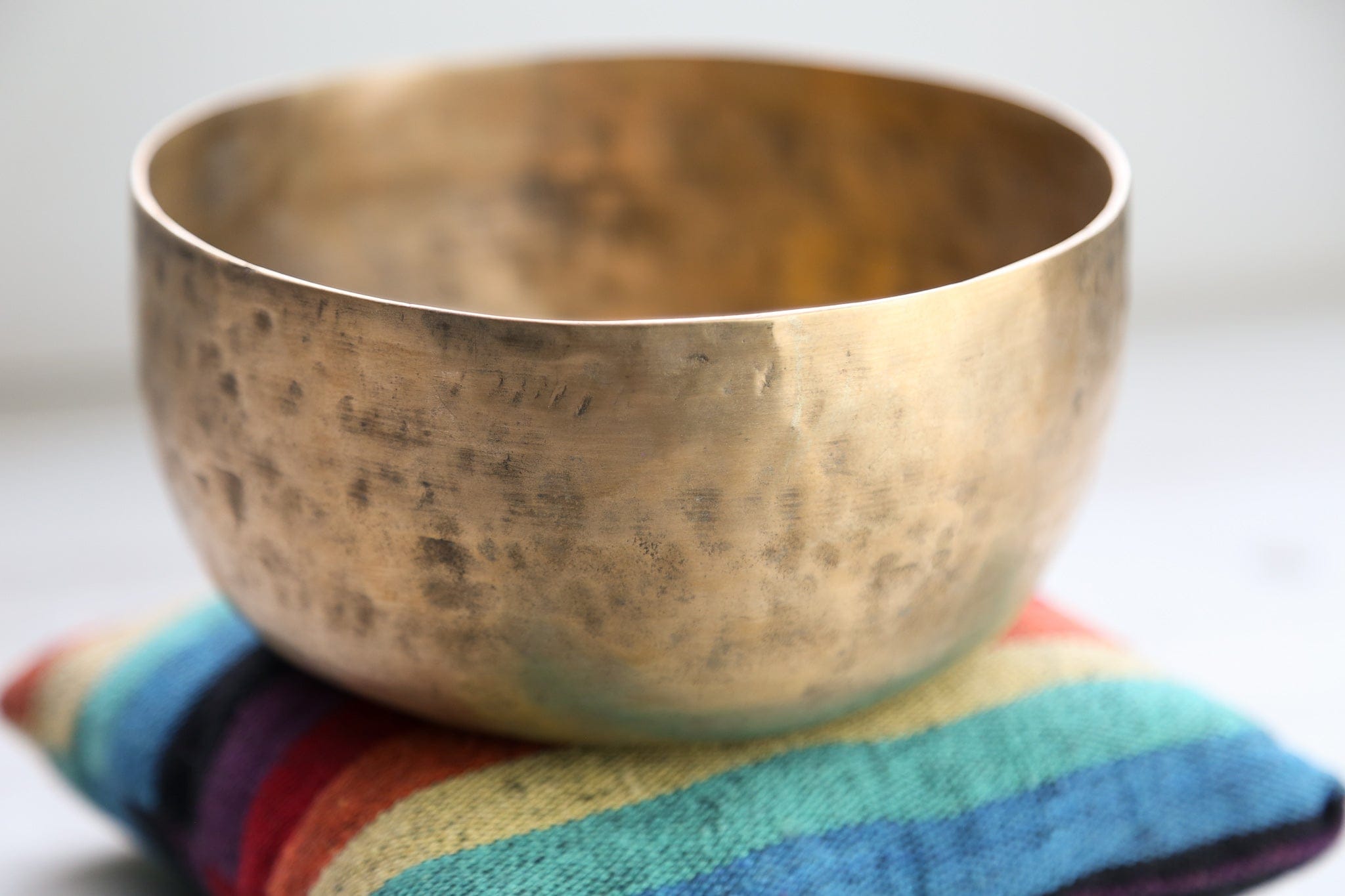 Antique Singing Bowl Throat Chakra 143Hz