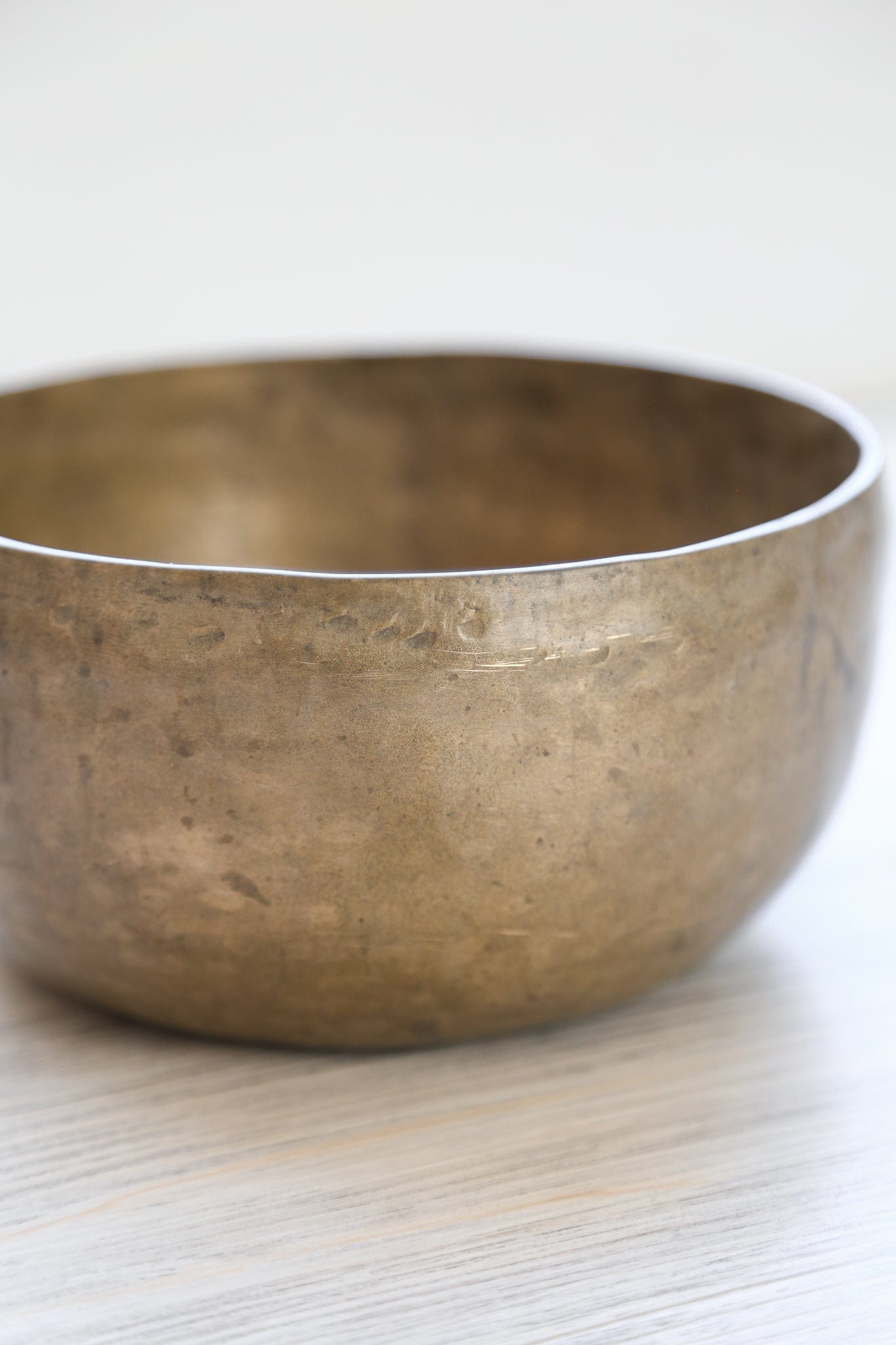 Antique Singing Bowl Throat Chakra 193 Hz