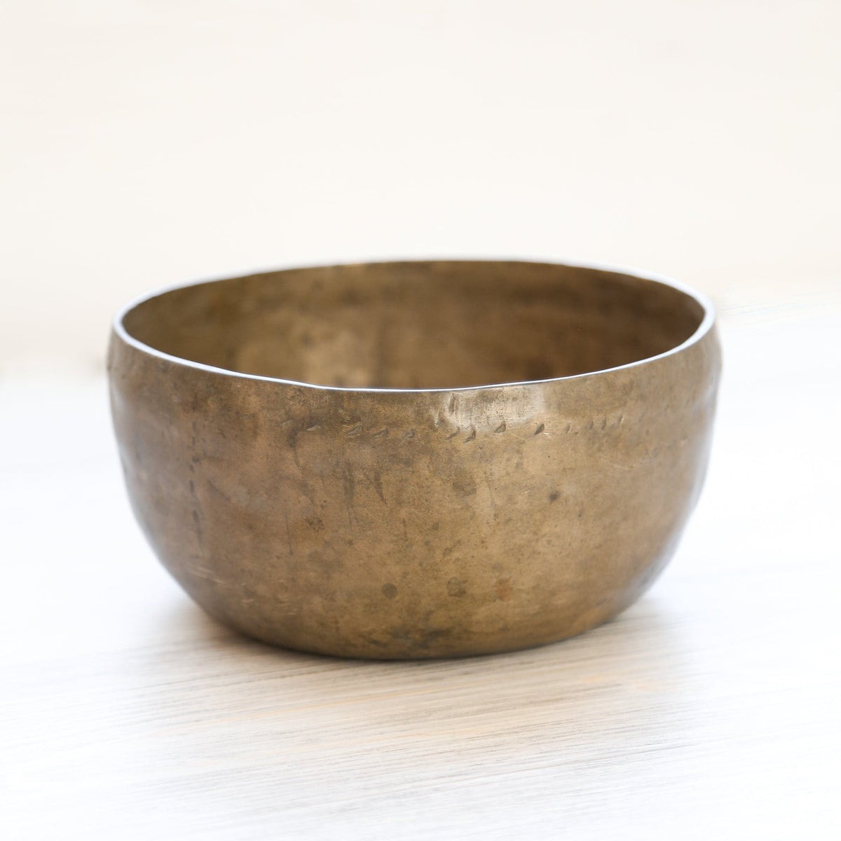 Antique Singing Bowl Throat Chakra 193 Hz