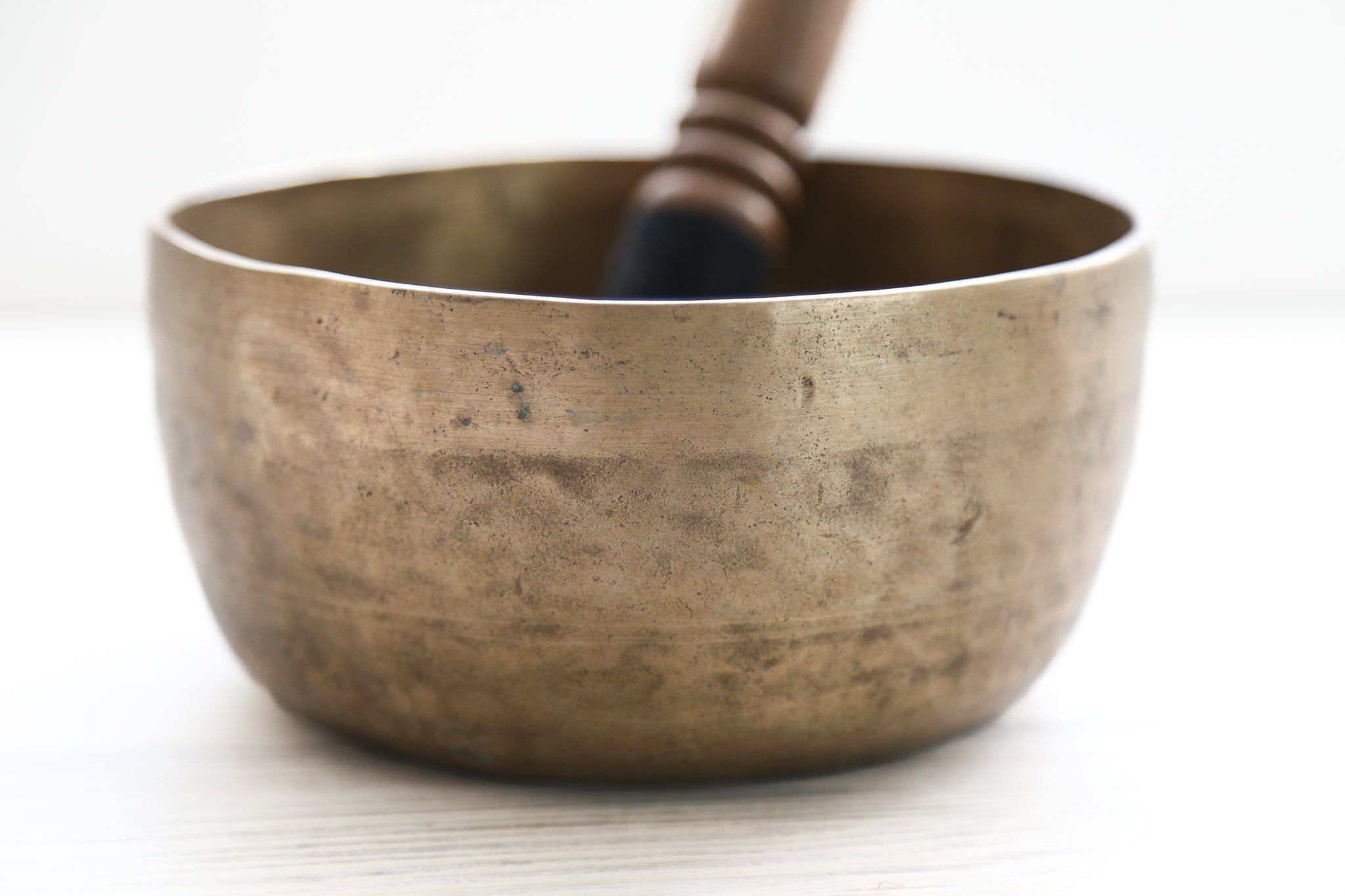 Antique Singing Bowl Throat Chakra 195 Hz