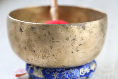 Antique Singing Bowl Throat Chakra 195Hz