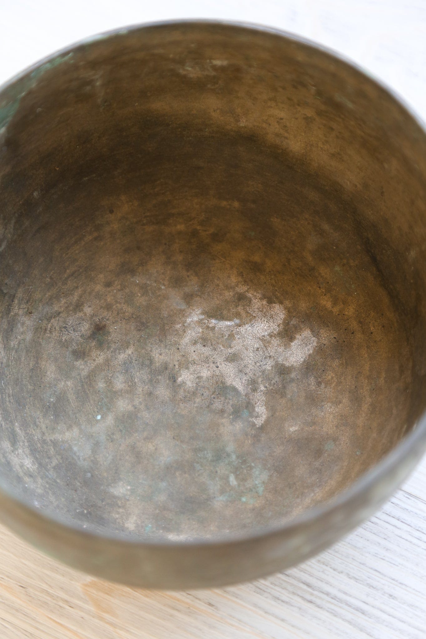 Antique Singing Bowl Throat Chakra 198 Hz