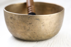 Antique Singing Bowl Throat Chakra 200Hz