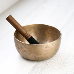 Antique Singing Bowl Throat Chakra 200Hz