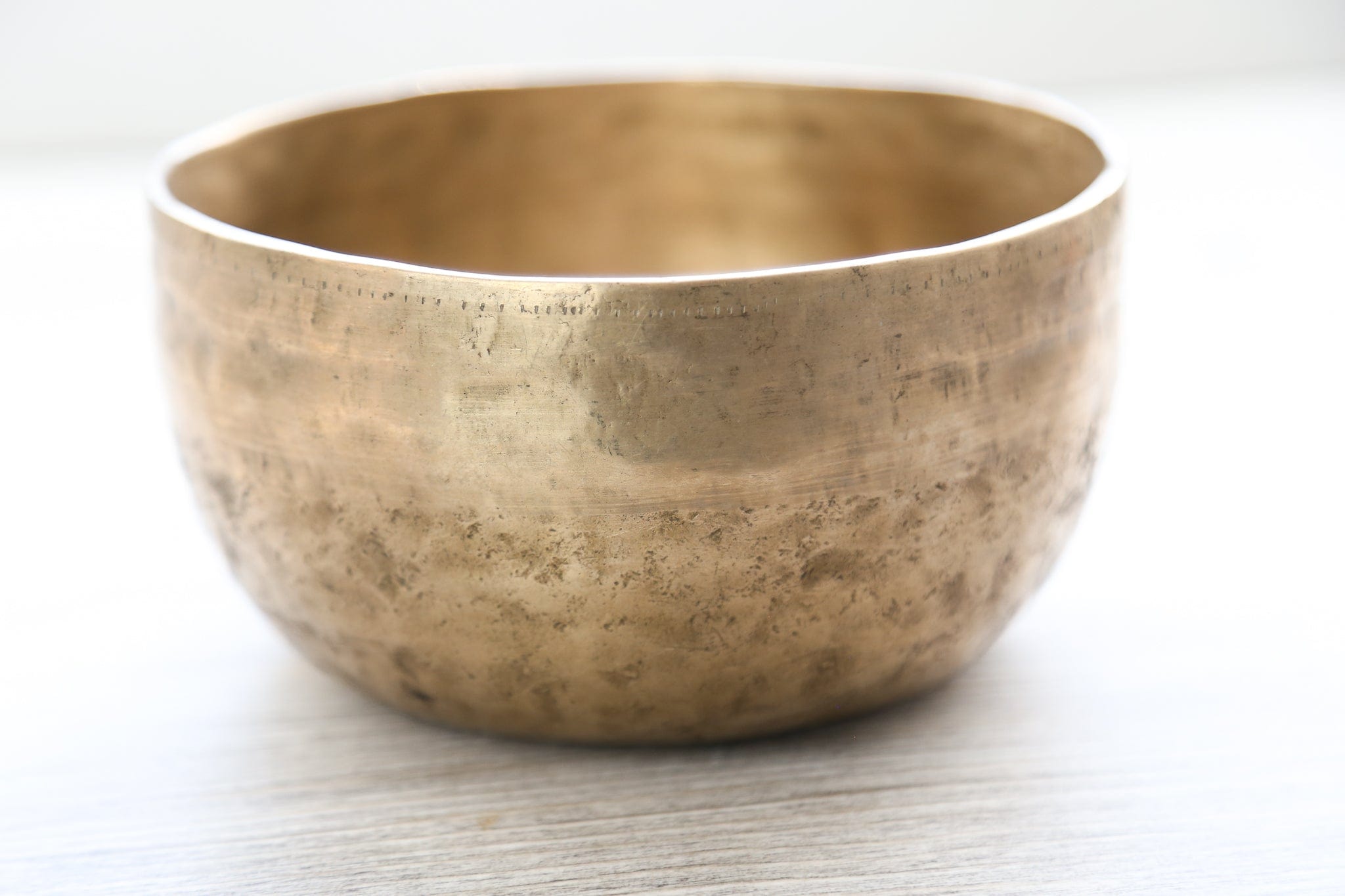 Antique Singing Bowl Throat Chakra 202 Hz