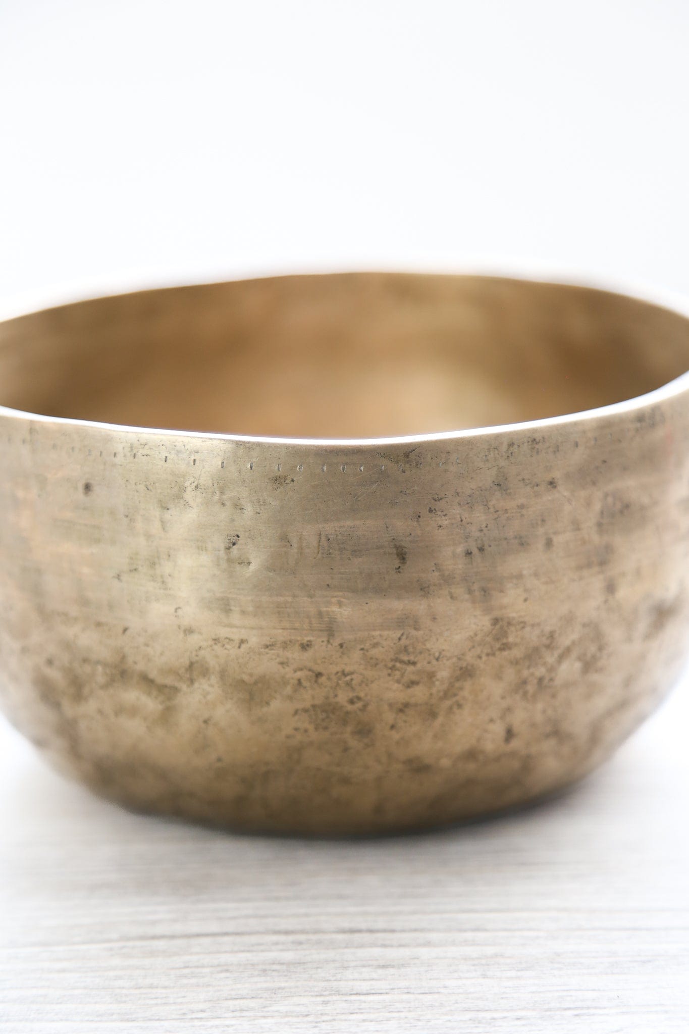 Antique Singing Bowl Throat Chakra 202 Hz