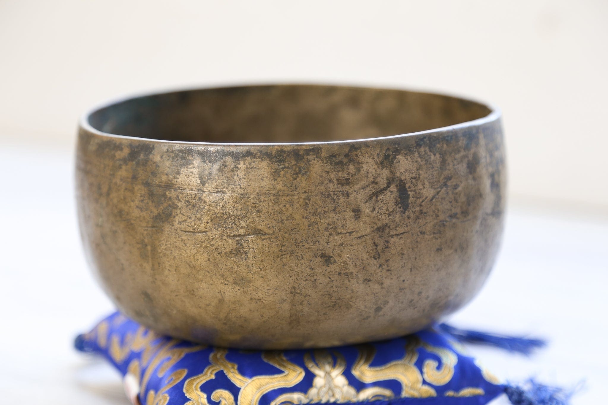 Antique Singing Bowl Throat Chakra 206 Hz