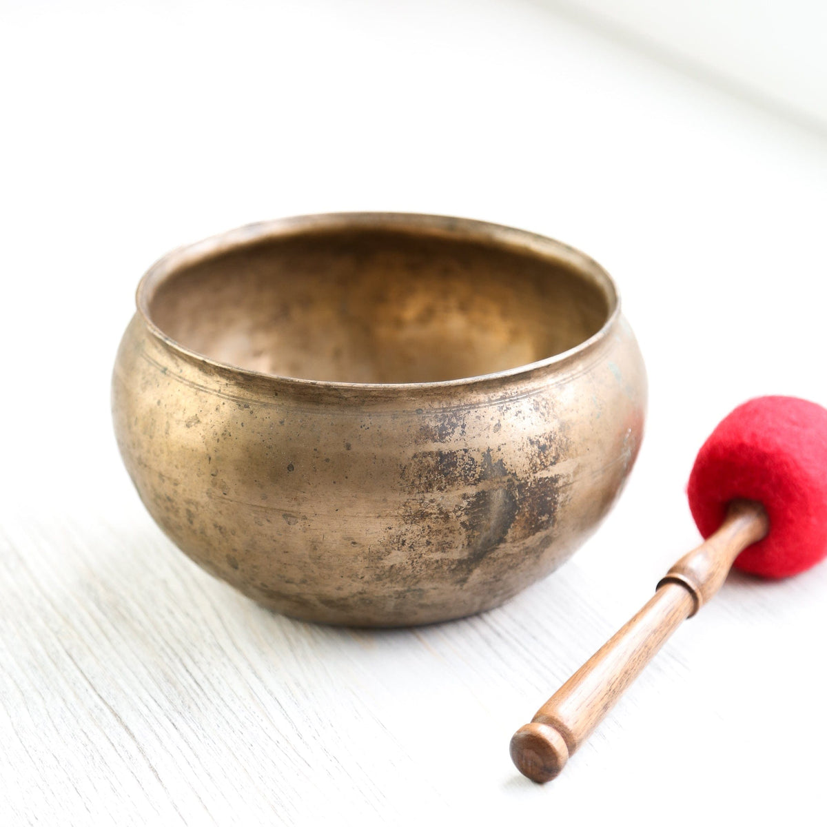 Antique Tantric Buddha Singing Bowl - Heart Chakra 364Hz