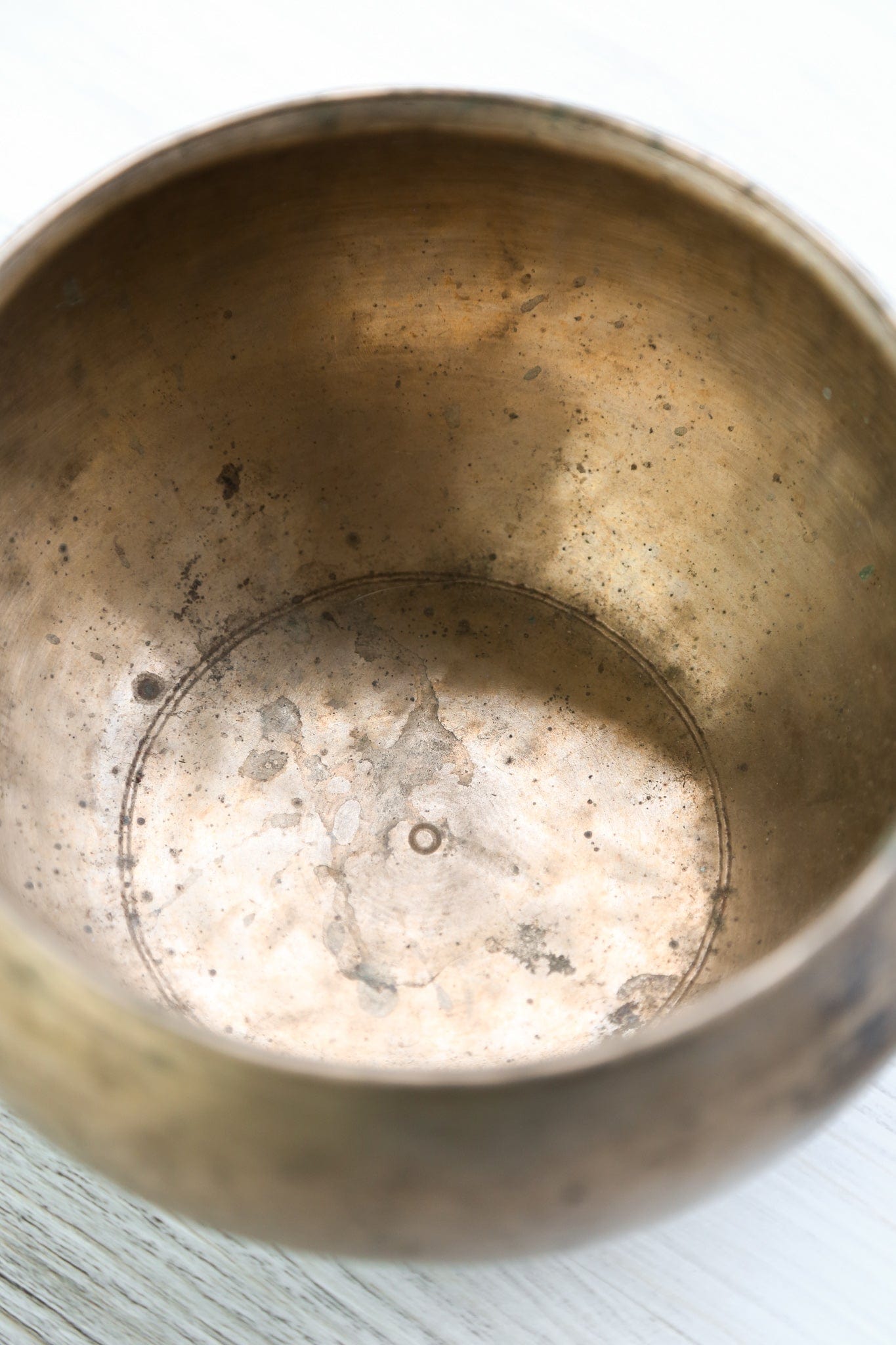 Antique Tantric Buddha Singing Bowl - Heart Chakra 364Hz