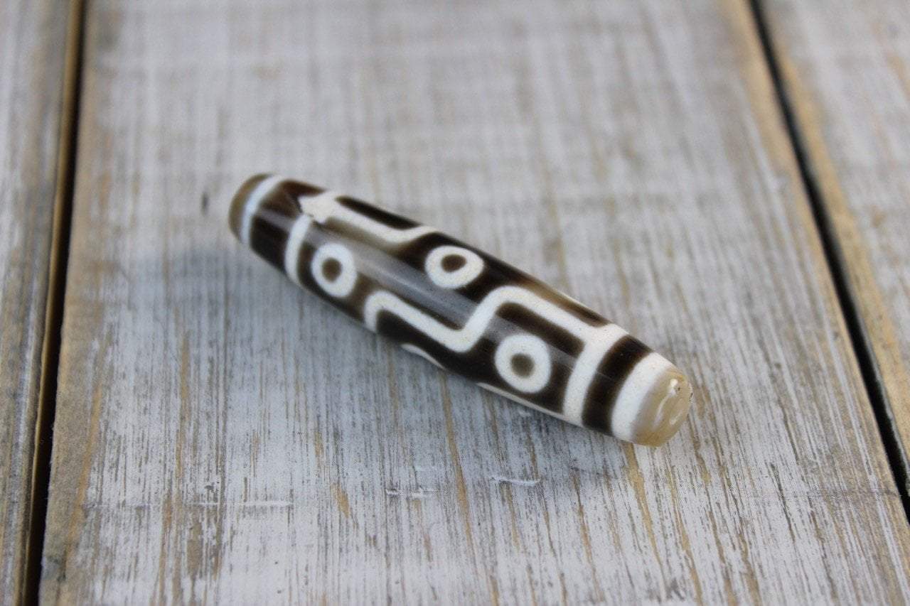 A spectacular 9 Eye Dzi Bead