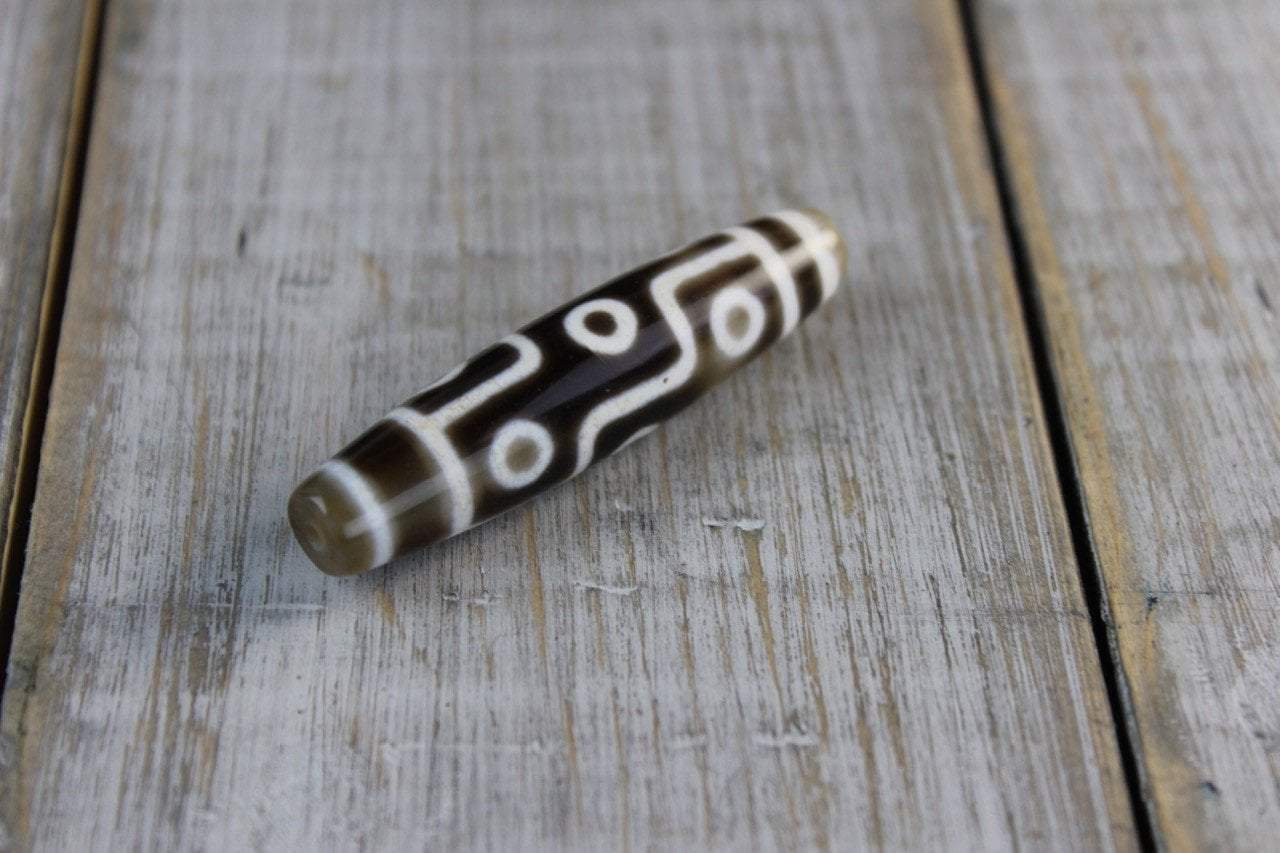 A spectacular 9 Eye Dzi Bead